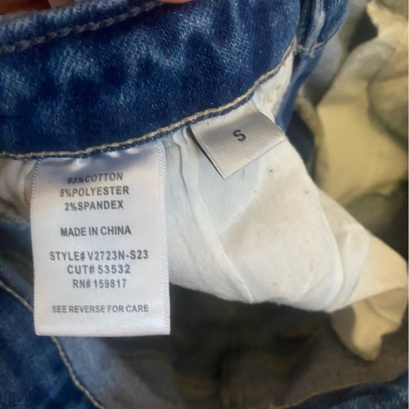 Altar’d State Size small denim shorts - Picture 4 of 4